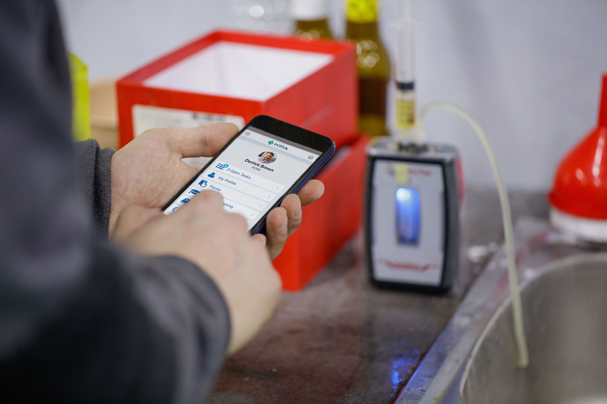 Using phone and instrument of measurment to check beer quality