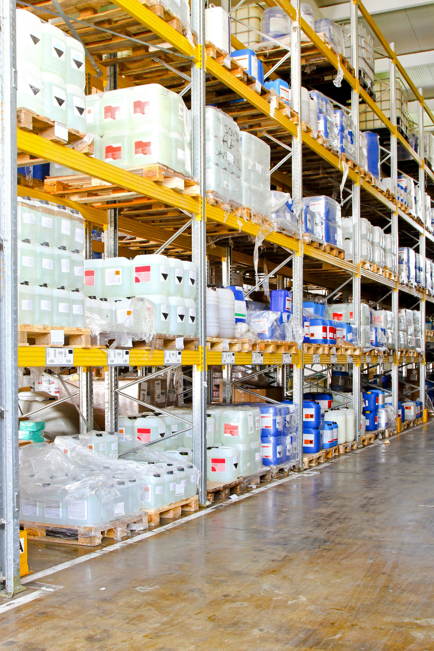 Chemical storage rack