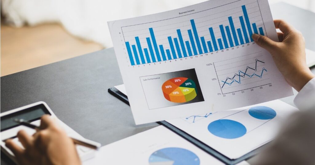 businesswoman-working-on-documents-analyzing-business-finance-charts-and-planning-investments.jpg_s=1024×1024&w=is&k=20&c=E3jmeQ4nnv1WMQb2I3Y8NJhrKPwDDmdiokzXfnq7zPM= (1)